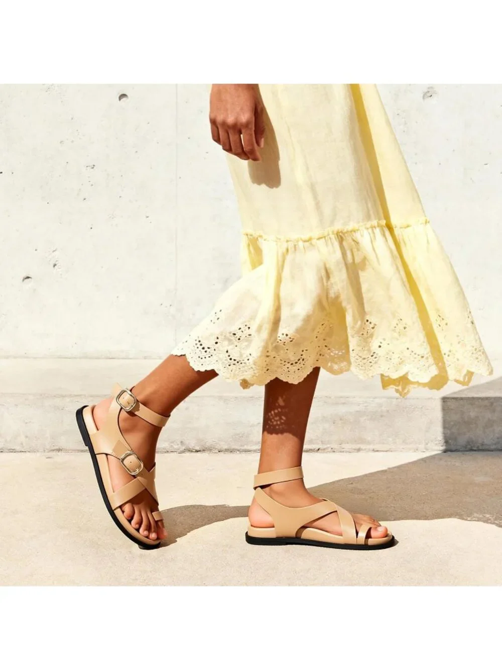 Women's Nude Flat Solid Thong Comfortable Footbed Platform Strappy Sandal Shoes